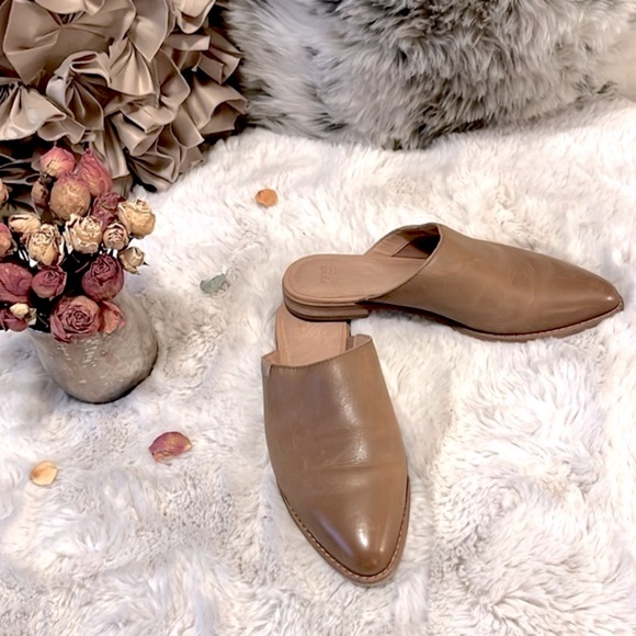 Frye and Co Tan Fenn Almond Toe Mule Leather Slip On Flat Shoes Sz 6.5 - Picture 2 of 15